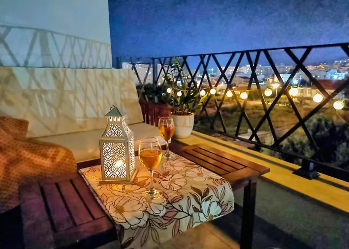 Sunset Retreat Apartment Bar